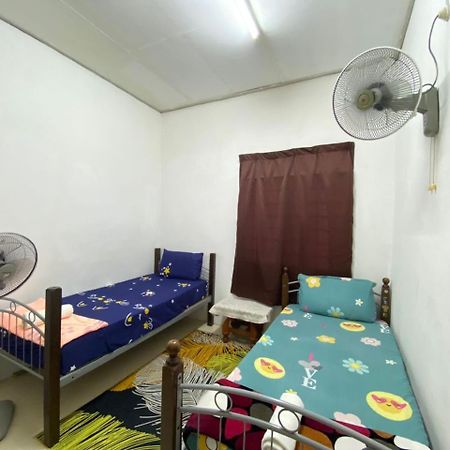 Homestay Ummi Kuala Terengganu Extérieur photo