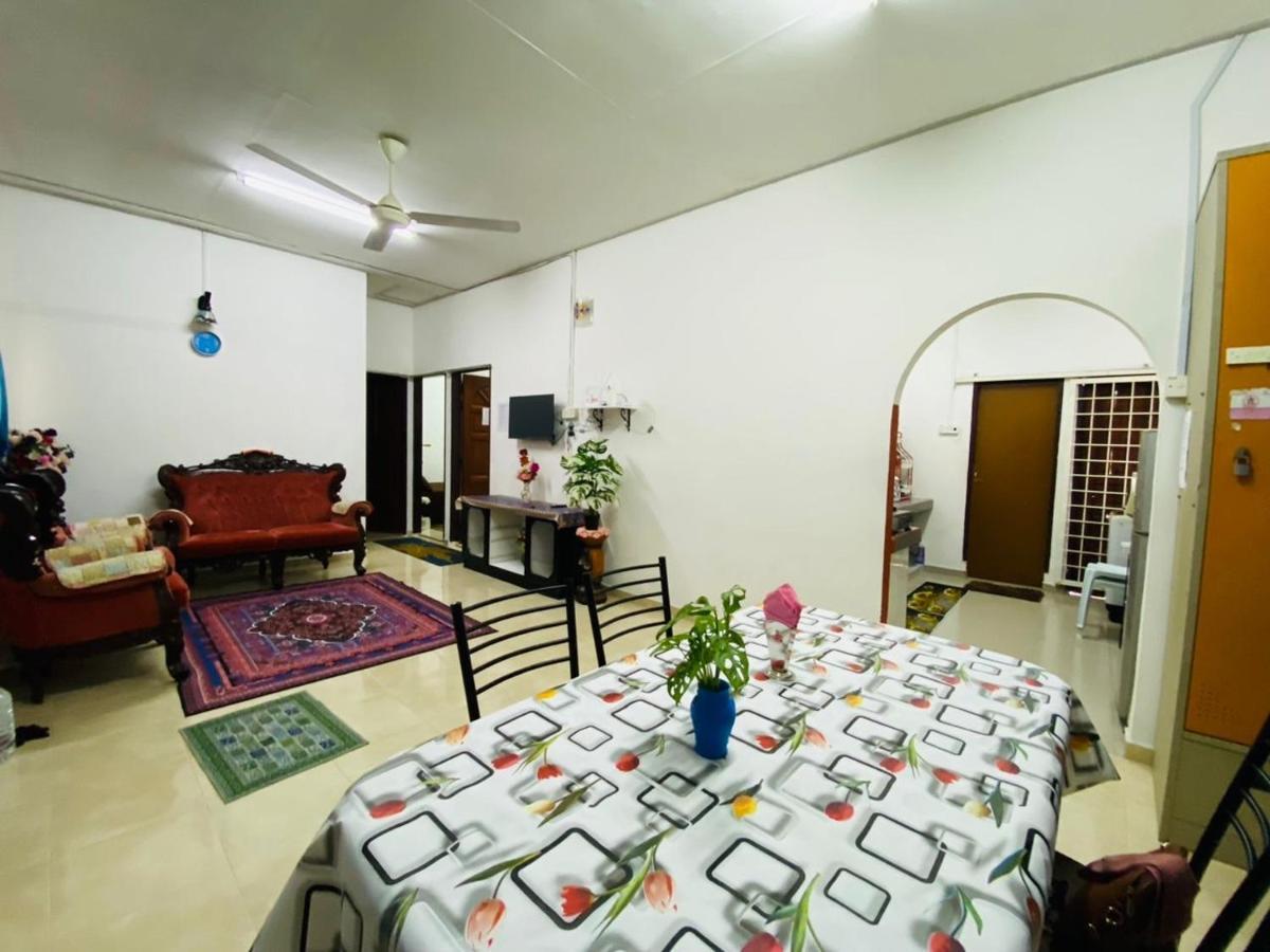 Homestay Ummi Kuala Terengganu Extérieur photo