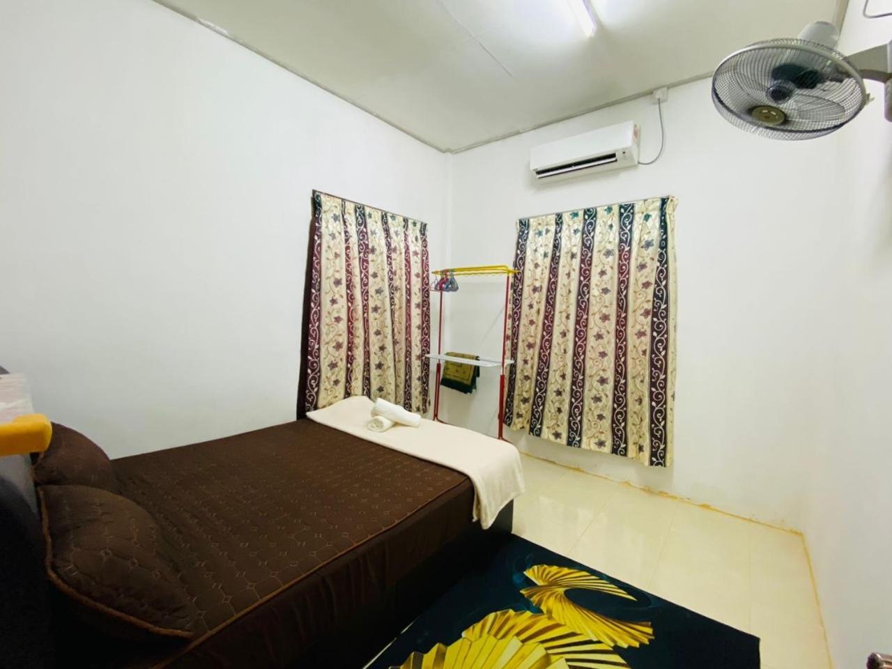 Homestay Ummi Kuala Terengganu Extérieur photo